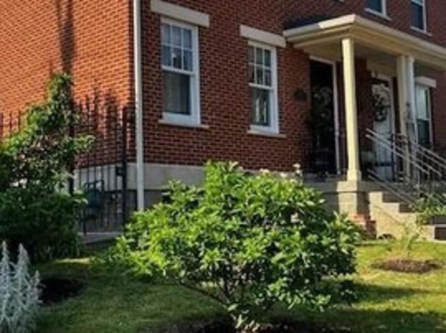 Townhouse for sale in Pittsburg, Pennsylvania
