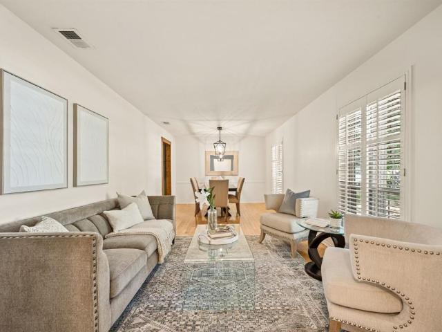 House for sale in Farmers Branch, Texas