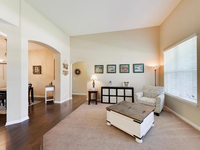 House for sale in Mchenry, Illinois