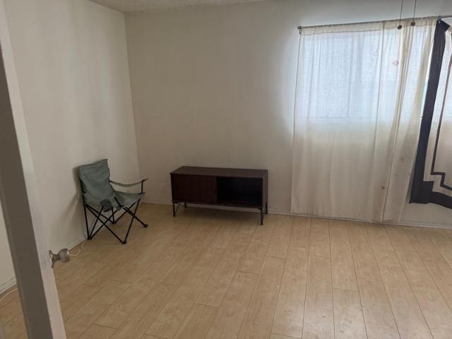 Room for rent in Canoga Park, California