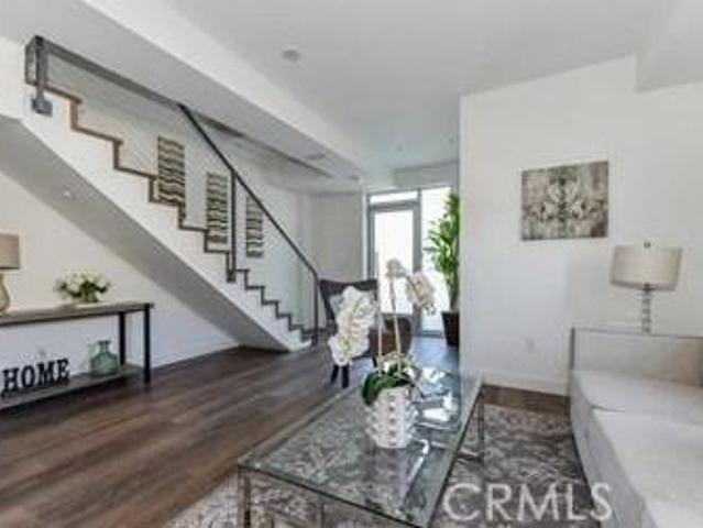 Condo for sale in Canoga Park, California