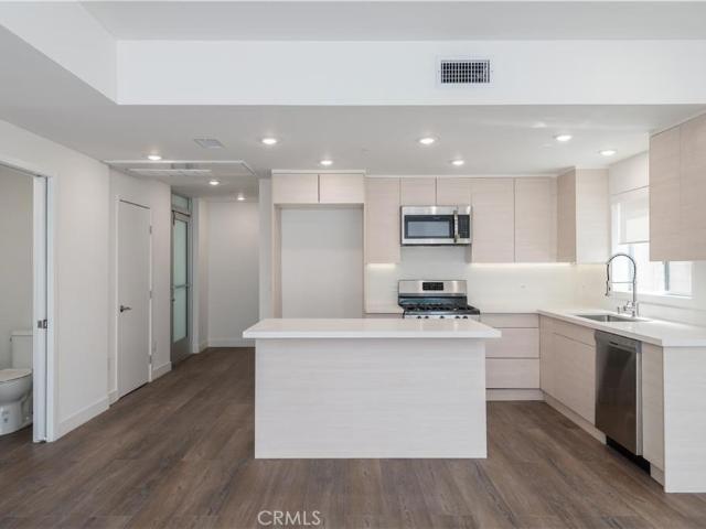 Property for rent in Canoga Park, California