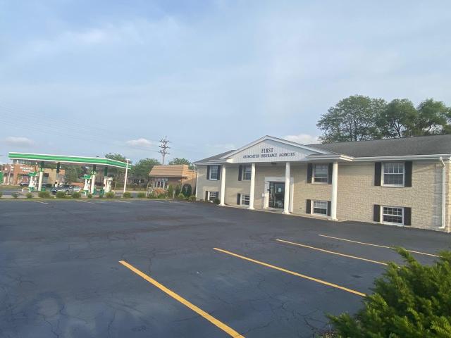 Commercial for sale in Brookfield, Wisconsin