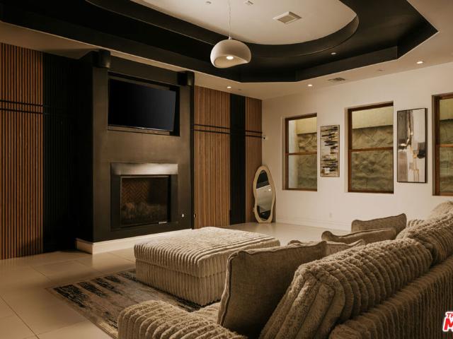 House for sale in La Canada Flintridge, California
