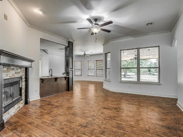 House for sale in Guthrie, Logan County