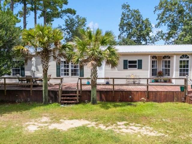 House for sale in Elberta, Alabama