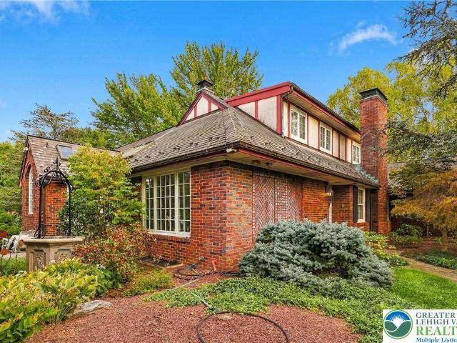 House for sale in Woodlawn, South Whitehall Township