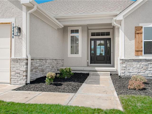 House for sale in Running Horse, Platte City