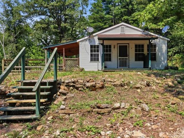 House for sale in Mountain Grove, Wright County