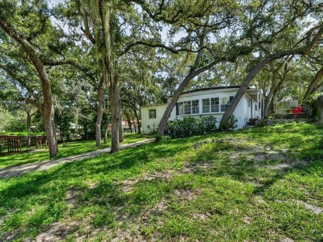 House for sale in Webster, Florida