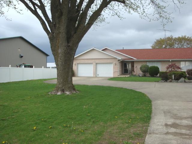 House for sale in Cissna Park, Illinois