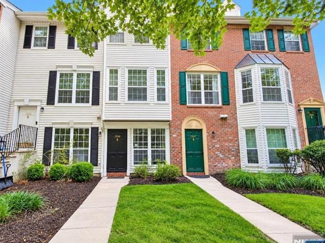 Condo for sale in Darlington Ridge, Mahwah