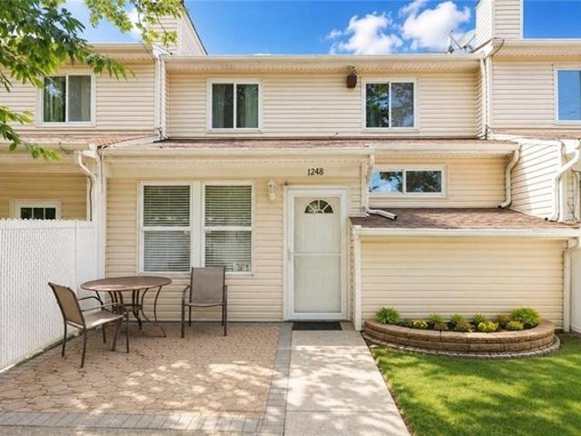 Condo for sale in Arverne, New York