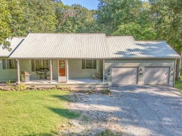 House for sale in Dix, Jefferson County