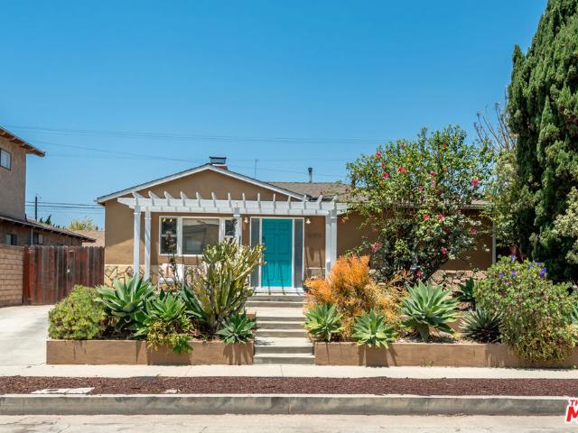 House for sale in Canoga Park, California