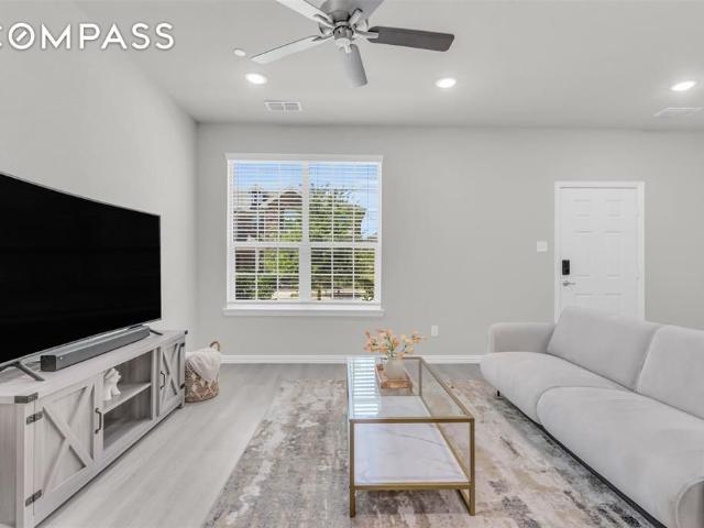 Townhouse for sale in Lewisville