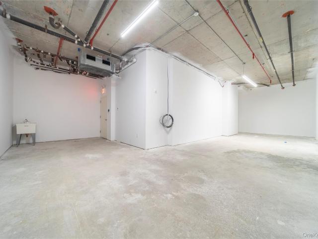Commercial for sale in Kew Gardens