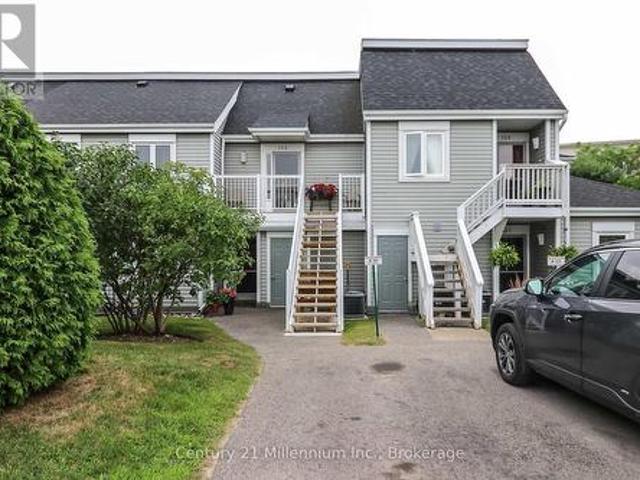Townhouse for rent in Collingwood