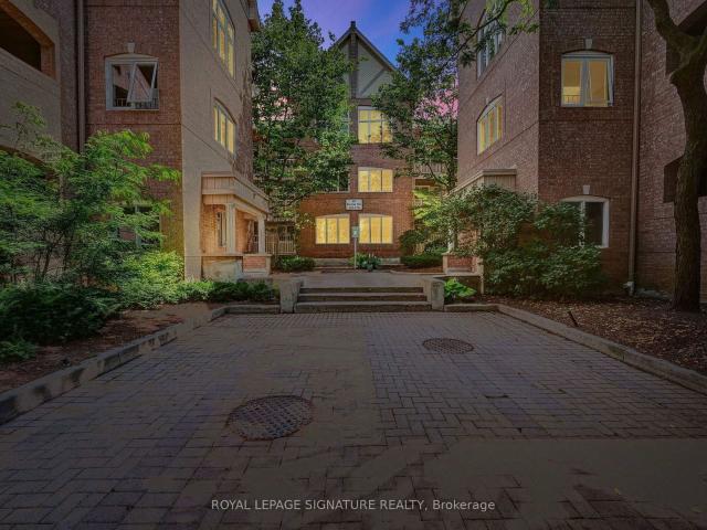 Condo for sale in Toronto, Golden Horseshoe