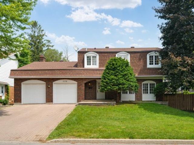House for sale in Kirkland, Quebec