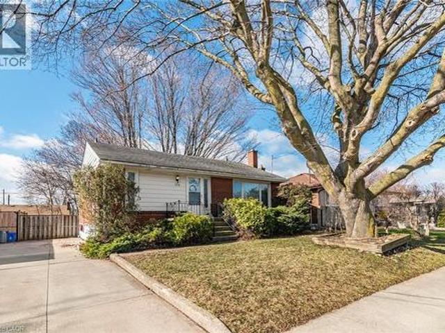 House for sale in Ancaster, Ontario