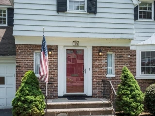 House for sale in Glen Rock