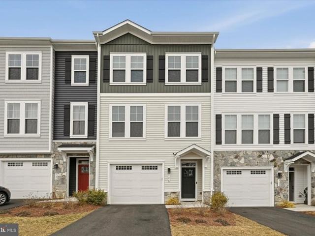 Townhouse for sale in Lake Frederick, Frederick County