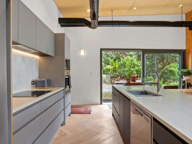 House for sale in Oratia