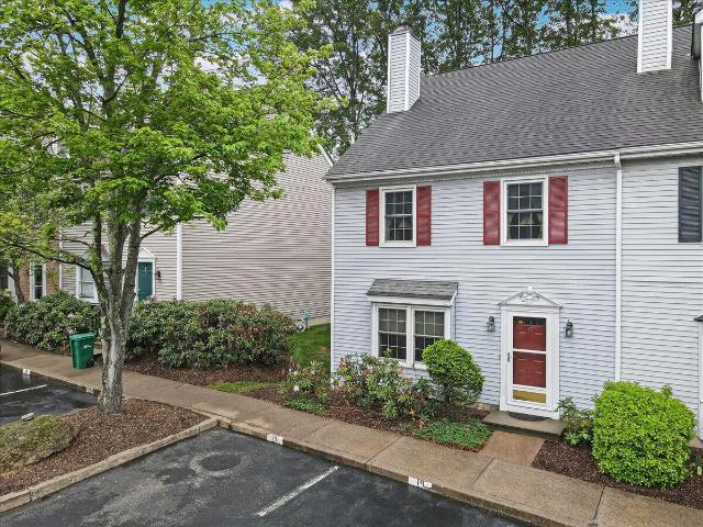 Townhouse for sale in East Stroudsburg Townhouse for sale in East Stroudsburg