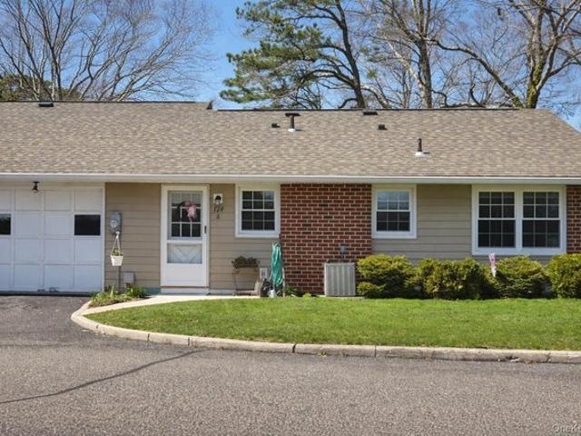 Condo for sale in Centereach, New York