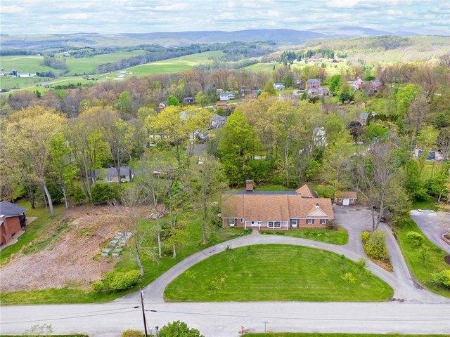 House for sale in Ligonier, Pennsylvania
