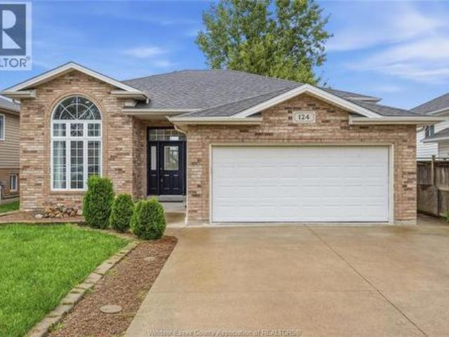 House for sale in Amherstburg, Ontario