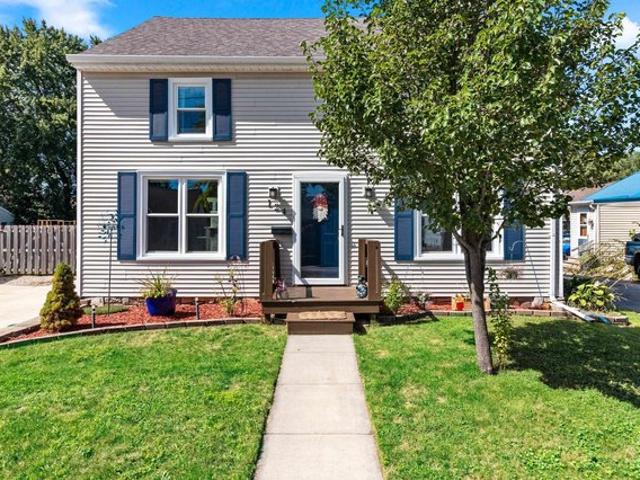 House for sale in Neenah, Winnebago County