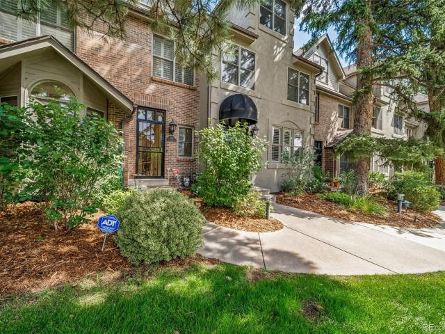 Townhouse for sale in Denver
