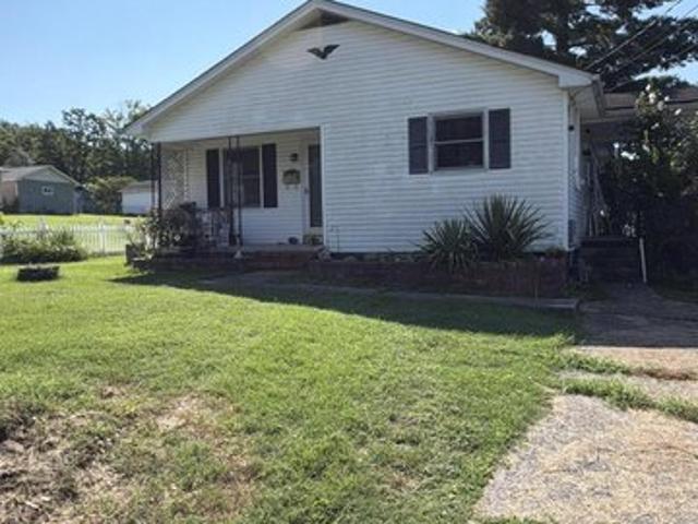 House for sale in Irvine, Kentucky