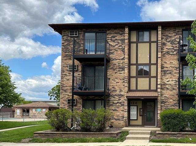 Condo for sale in Carol Stream, Illinois