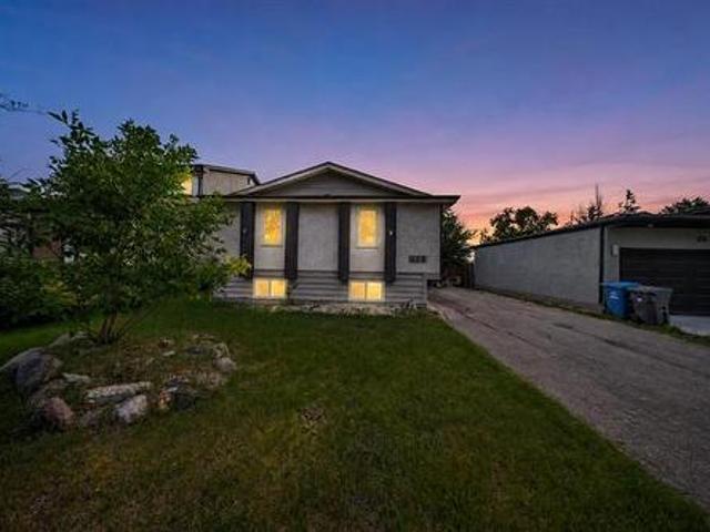 House for sale in East St. Paul, Manitoba