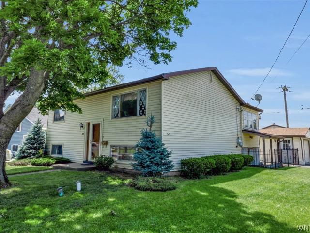 House for sale in Bowmansville, New York