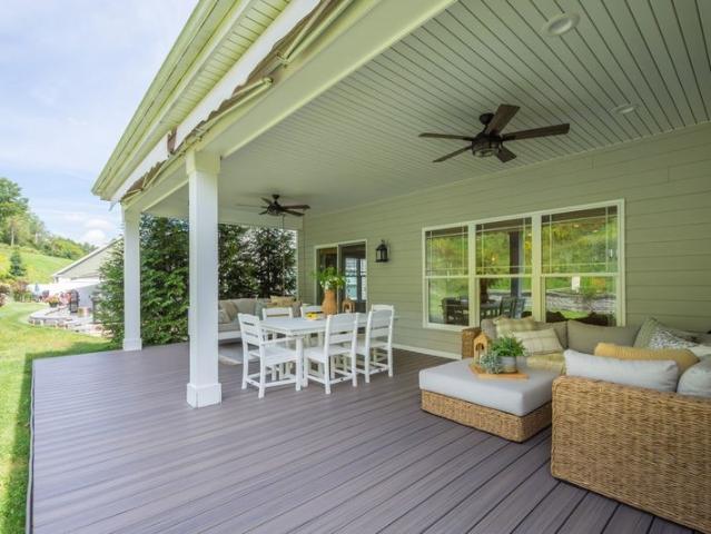 House for sale in Hickory, Pennsylvania