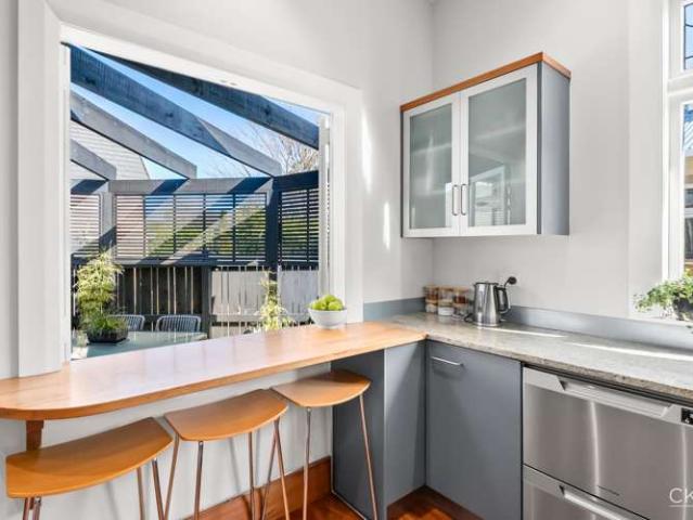 House for sale in Days Bay, Wellington