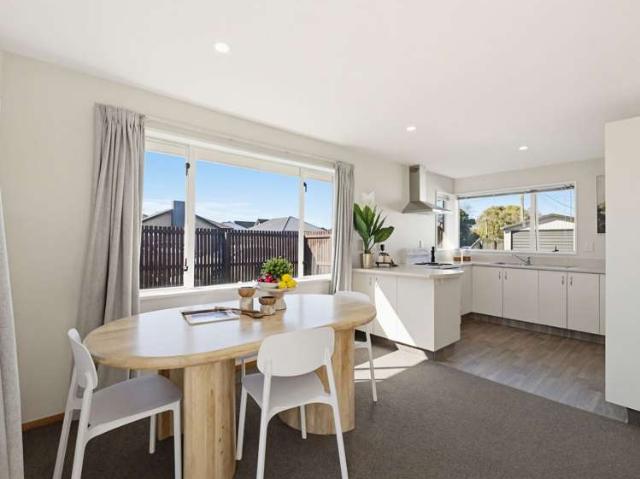 Apartment for sale in Chaslands, Canterbury