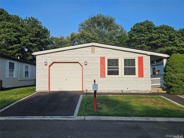 Condo for sale in Manorville, Town of Brookhaven