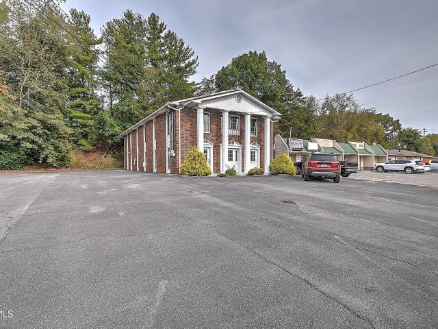 Commercial for sale in Mount Carmel