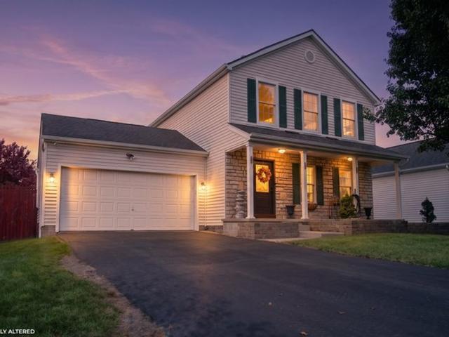 House for sale in Etna, Licking County
