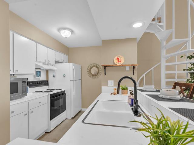 Condo for sale in Montgomery, Montgomery County