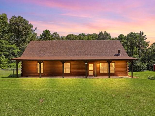House for sale in Henderson, Texas