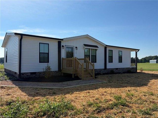 House for sale in Ronda, North Carolina