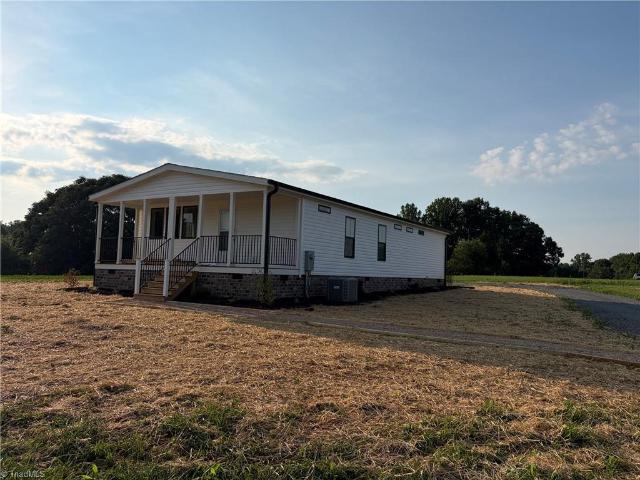 House for sale in Ronda, North Carolina