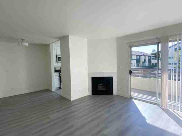 Apartment for rent in Canoga Park, California