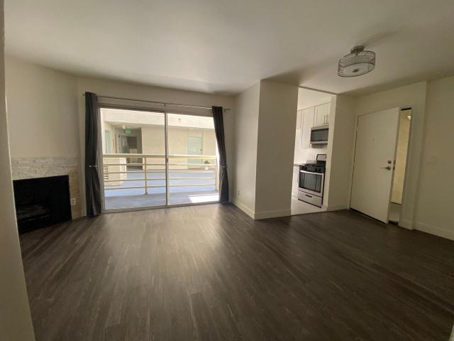 Apartment for rent in Canoga Park, California